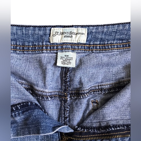 ST. JOHN’S BAY STRETCH JEAN SHORTS - Picture 3 of 3